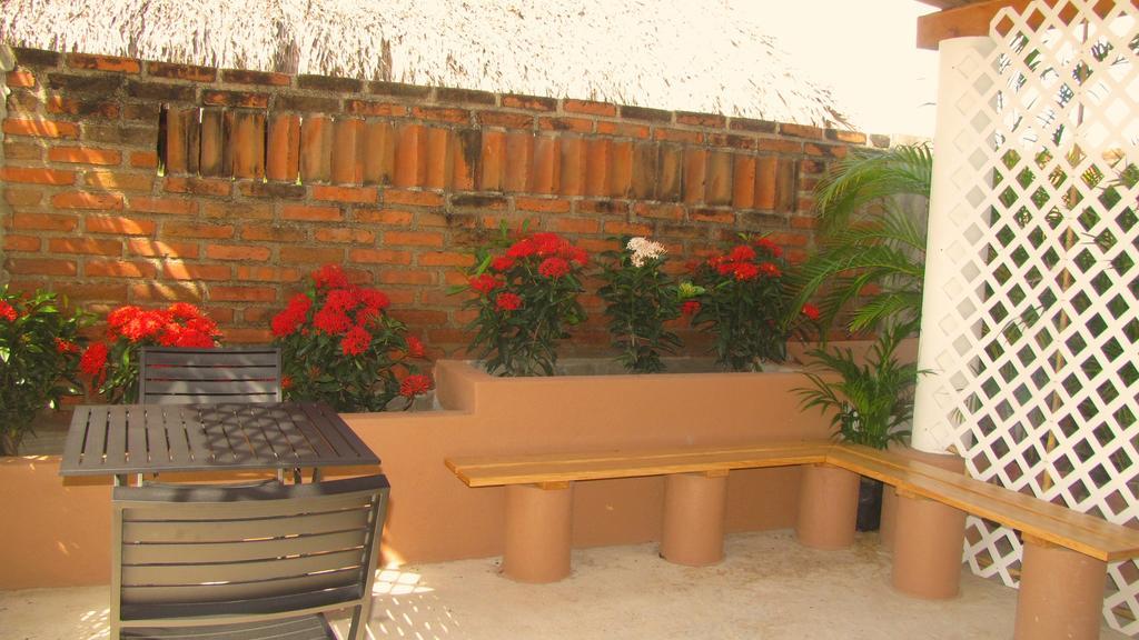 La Paloma Oceanfront Retreat Hotel San Patricio Melaque Ngoại thất bức ảnh