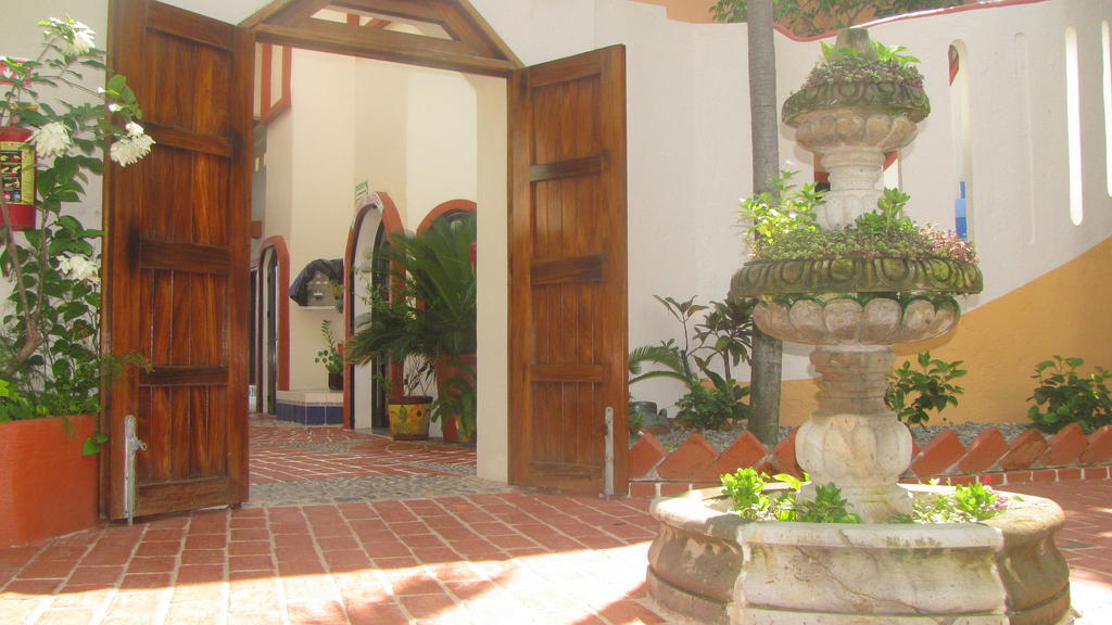 La Paloma Oceanfront Retreat Hotel San Patricio Melaque Ngoại thất bức ảnh